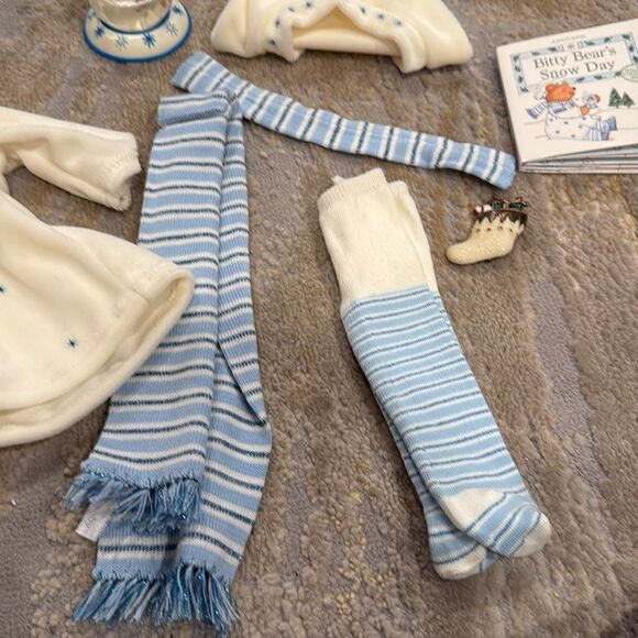 BITTY BABY/AMER GIRL TAGGED WINTER WONDERLAND SET IN BOX W/SNOW GLOBE, MORE BHS4 - Picture 4 of 7